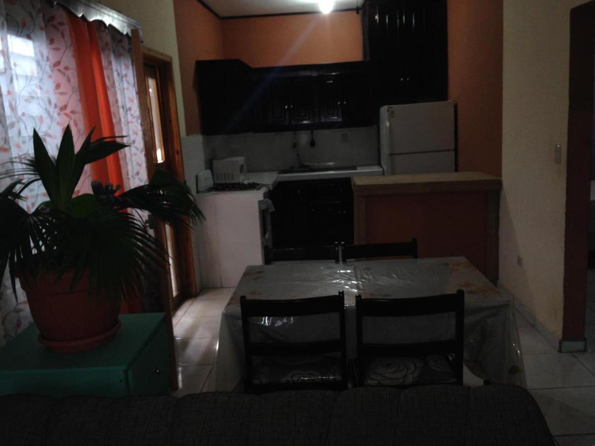 Elizabeth Enchantments La Ceiba Exterior foto