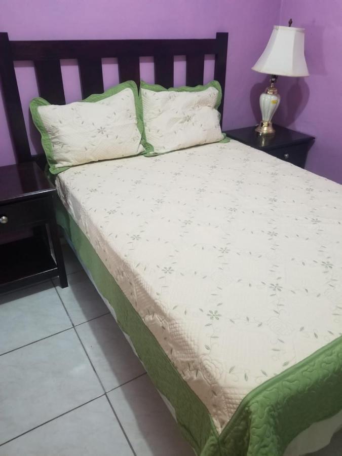 Elizabeth Enchantments La Ceiba Exterior foto