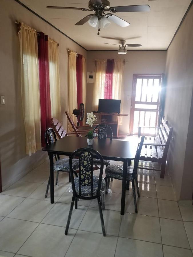 Elizabeth Enchantments La Ceiba Exterior foto
